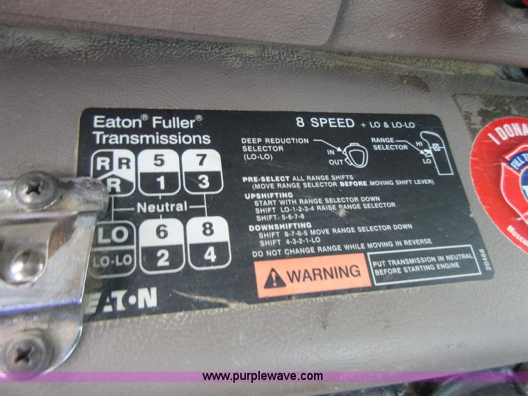 image for item I2003 2001 Mack CH613 semi truck