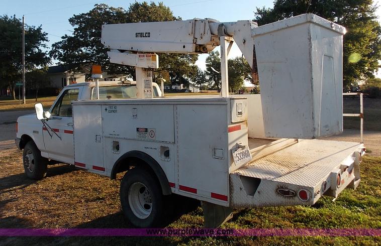 image for item J2703 1991 Ford F450 Super Duty bucket truck