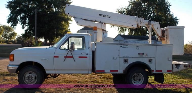 image for item J2703 1991 Ford F450 Super Duty bucket truck