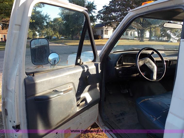 image for item J2703 1991 Ford F450 Super Duty bucket truck
