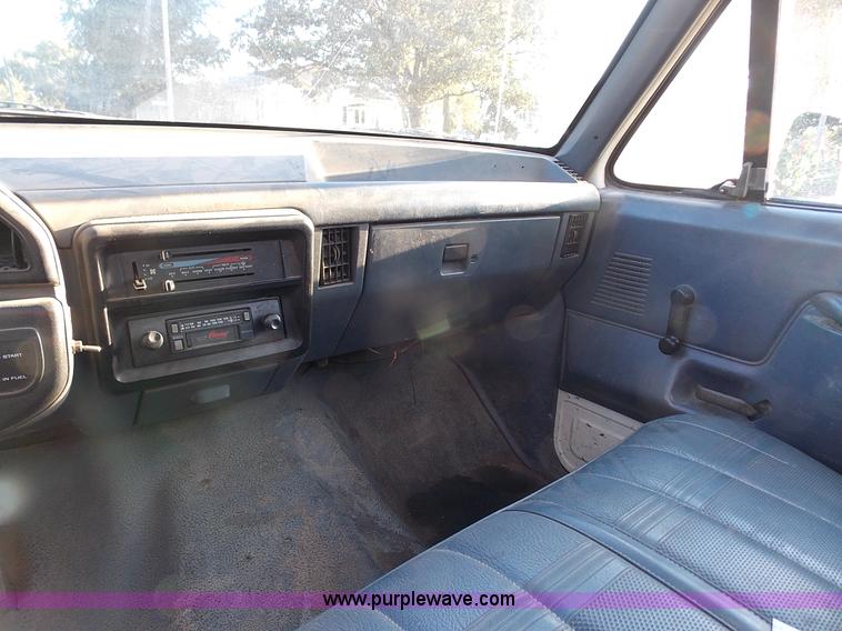 image for item J2703 1991 Ford F450 Super Duty bucket truck