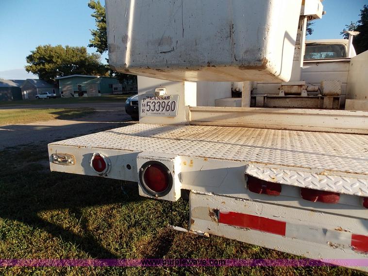 image for item J2703 1991 Ford F450 Super Duty bucket truck