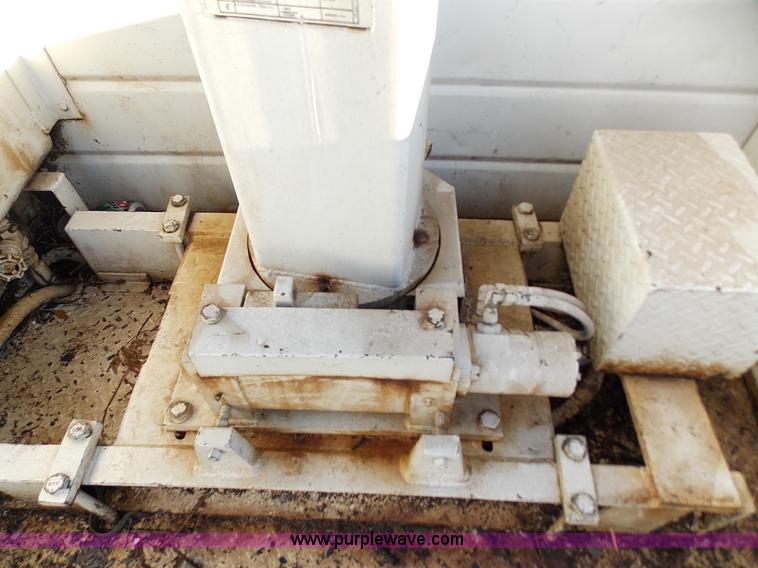 image for item J2703 1991 Ford F450 Super Duty bucket truck