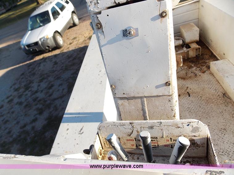 image for item J2703 1991 Ford F450 Super Duty bucket truck