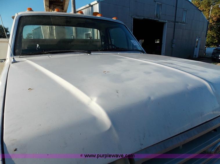 image for item J2703 1991 Ford F450 Super Duty bucket truck