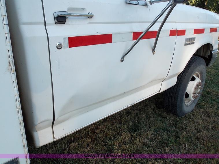 image for item J2703 1991 Ford F450 Super Duty bucket truck
