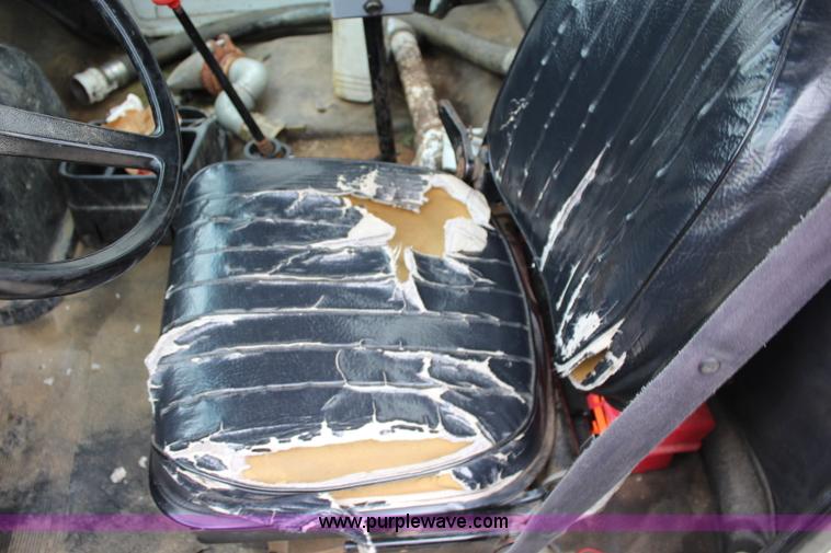 image for item J3624 1991 Ford F800 water truck