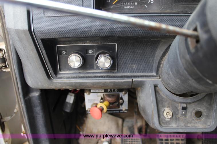 image for item J3624 1991 Ford F800 water truck