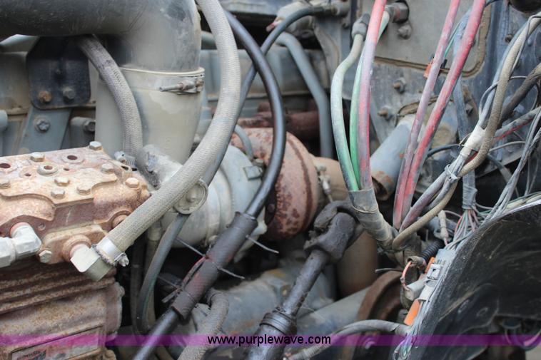 image for item J3624 1991 Ford F800 water truck