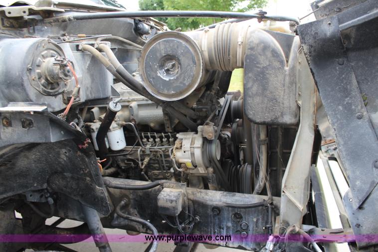 image for item J3624 1991 Ford F800 water truck