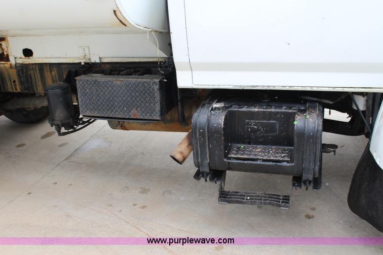 image for item J3624 1991 Ford F800 water truck