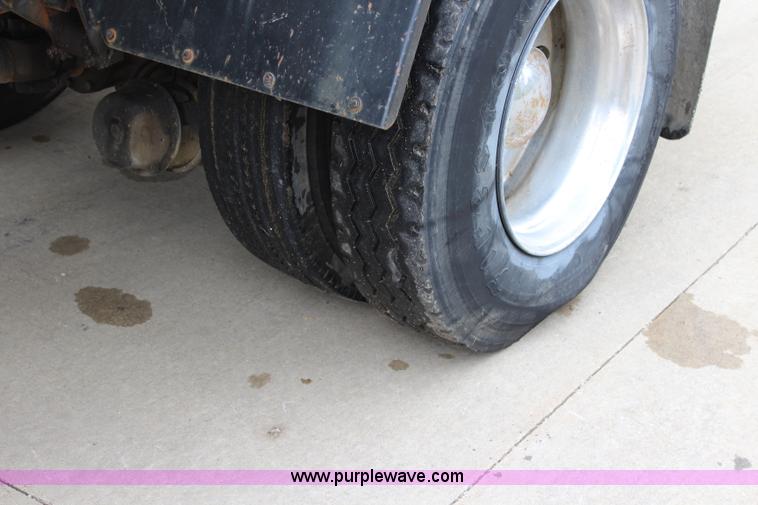 image for item J3624 1991 Ford F800 water truck