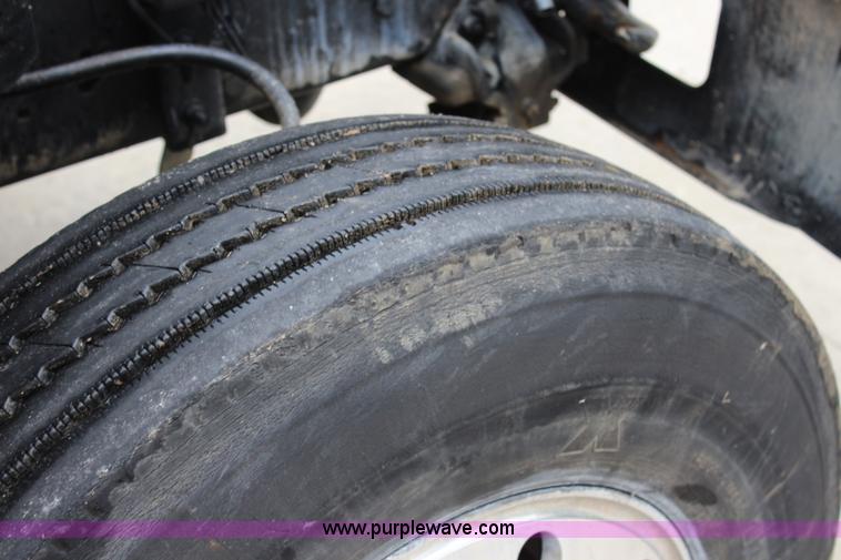 image for item J3624 1991 Ford F800 water truck