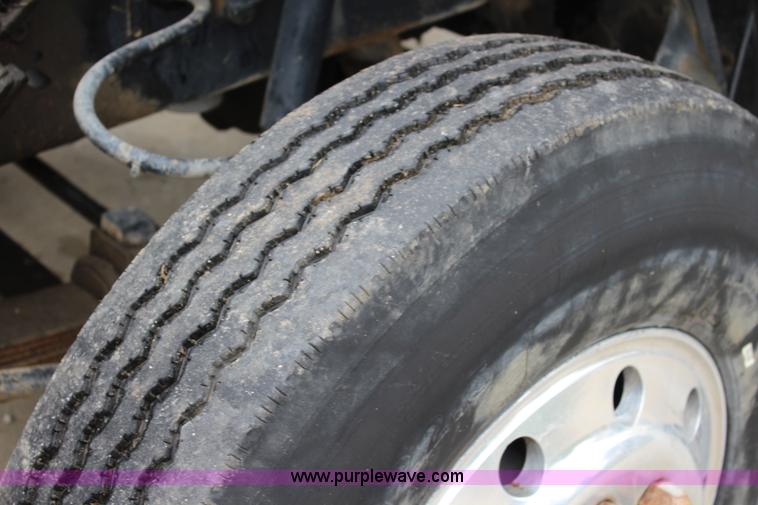 image for item J3624 1991 Ford F800 water truck