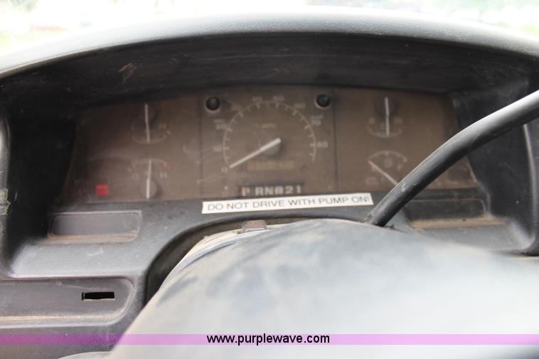 image for item J3628 1997 Ford F450 Super Duty dump flatbed truck