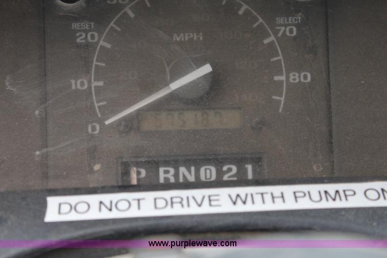 image for item J3628 1997 Ford F450 Super Duty dump flatbed truck