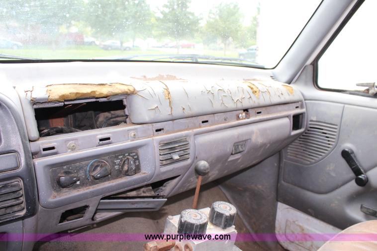 image for item J3628 1997 Ford F450 Super Duty dump flatbed truck