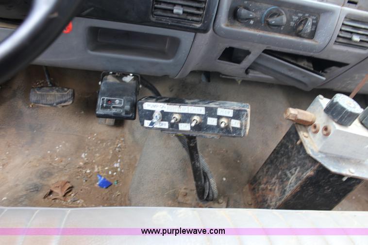 image for item J3628 1997 Ford F450 Super Duty dump flatbed truck