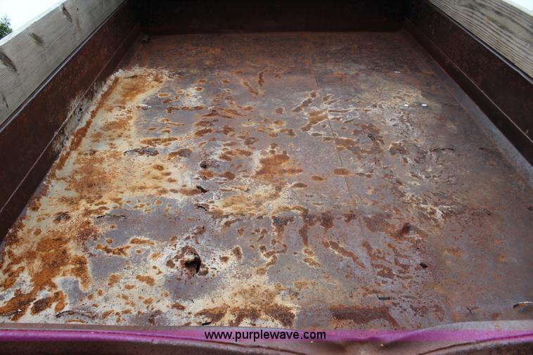 image for item J3628 1997 Ford F450 Super Duty dump flatbed truck