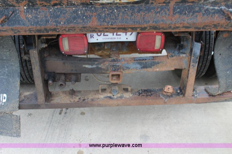 image for item J3628 1997 Ford F450 Super Duty dump flatbed truck