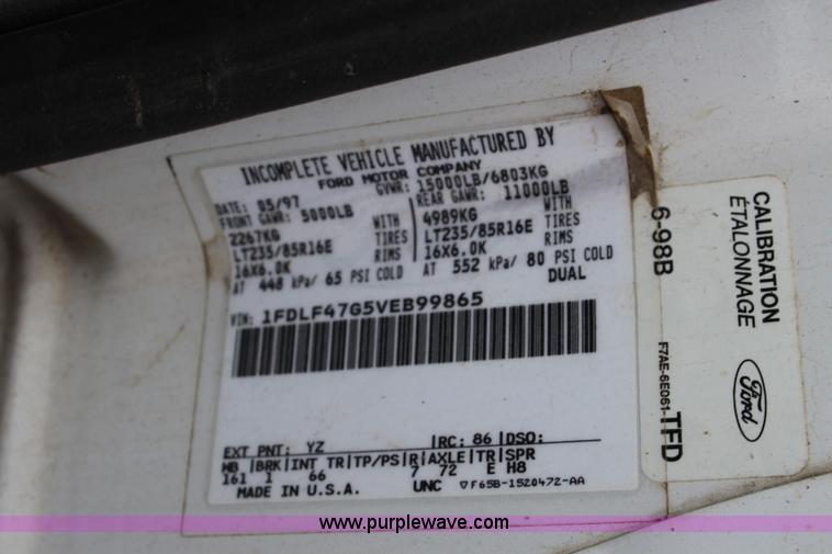 image for item J3628 1997 Ford F450 Super Duty dump flatbed truck