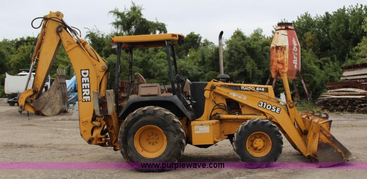 image for item J4370 2000 John Deere 310SE backhoe