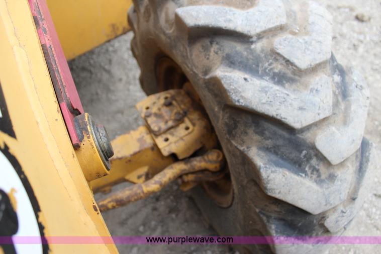 image for item J4370 2000 John Deere 310SE backhoe