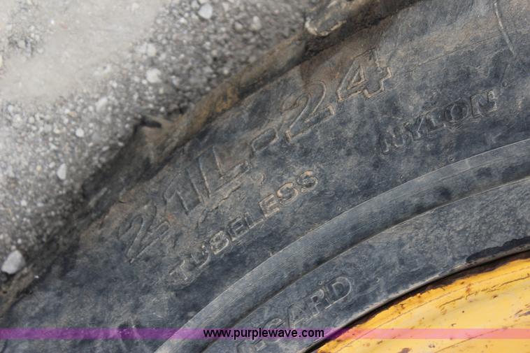 image for item J4370 2000 John Deere 310SE backhoe