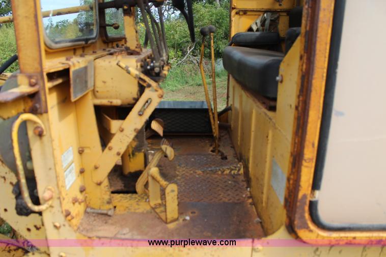 image for item J4394 1965 Caterpillar 12E rigid frame motor grader