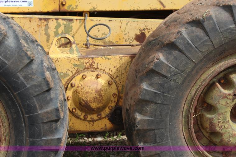 image for item J4394 1965 Caterpillar 12E rigid frame motor grader