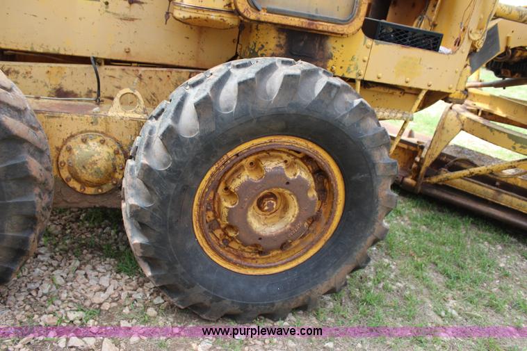 image for item J4394 1965 Caterpillar 12E rigid frame motor grader