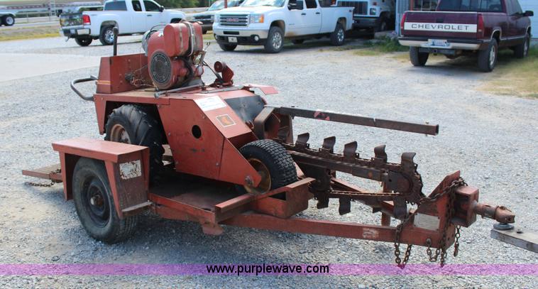 image for item J4412 Ditch Witch 1420KG trencher