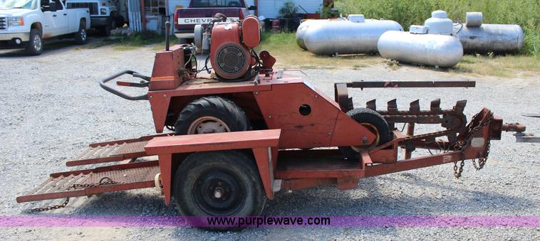 image for item J4412 Ditch Witch 1420KG trencher