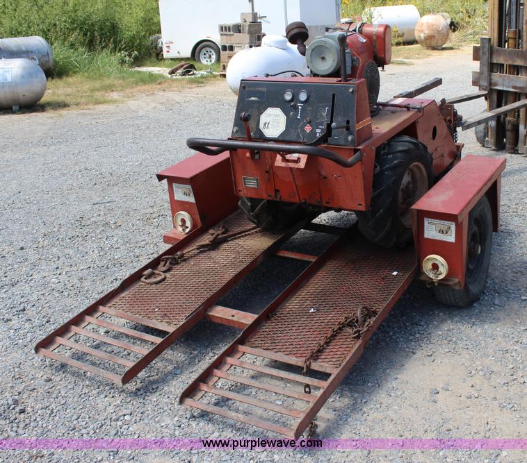 image for item J4412 Ditch Witch 1420KG trencher