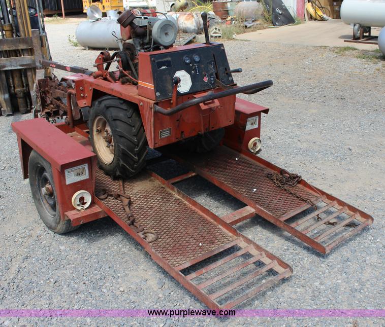 image for item J4412 Ditch Witch 1420KG trencher