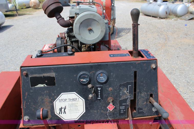 image for item J4412 Ditch Witch 1420KG trencher
