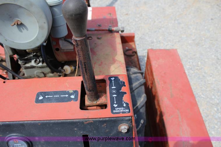 image for item J4412 Ditch Witch 1420KG trencher