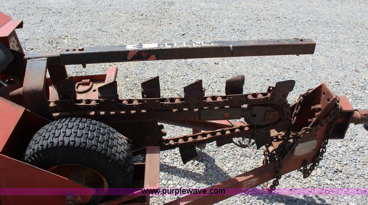 image for item J4412 Ditch Witch 1420KG trencher