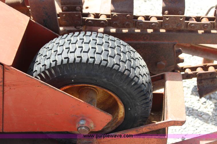 image for item J4412 Ditch Witch 1420KG trencher