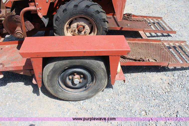 image for item J4412 Ditch Witch 1420KG trencher