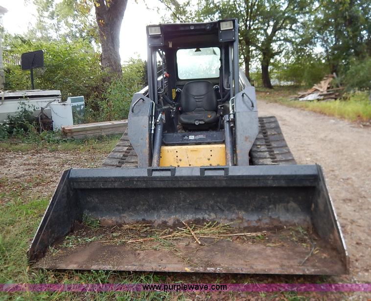 image for item J6376 2007 New Holland C185 skid steer