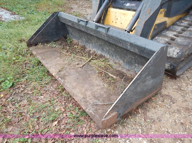 image for item J6376 2007 New Holland C185 skid steer