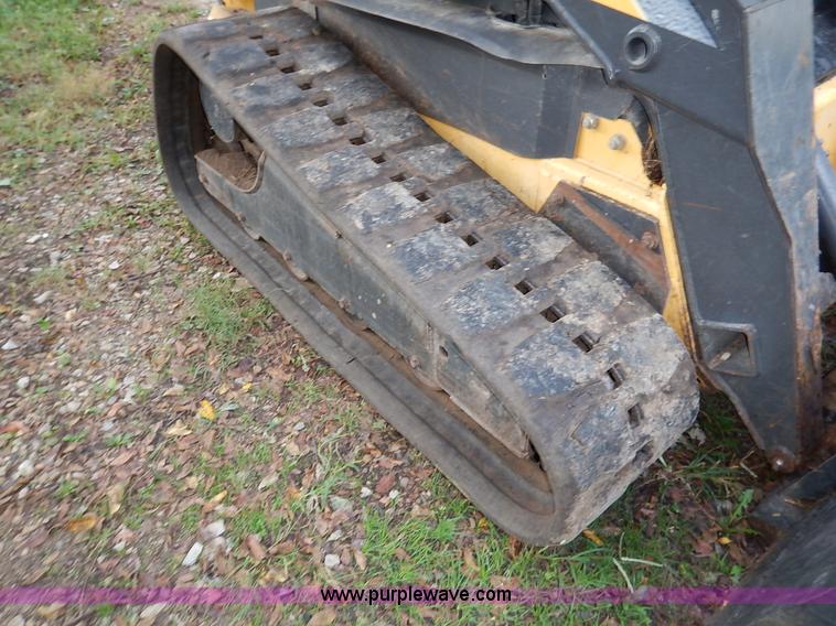 image for item J6376 2007 New Holland C185 skid steer
