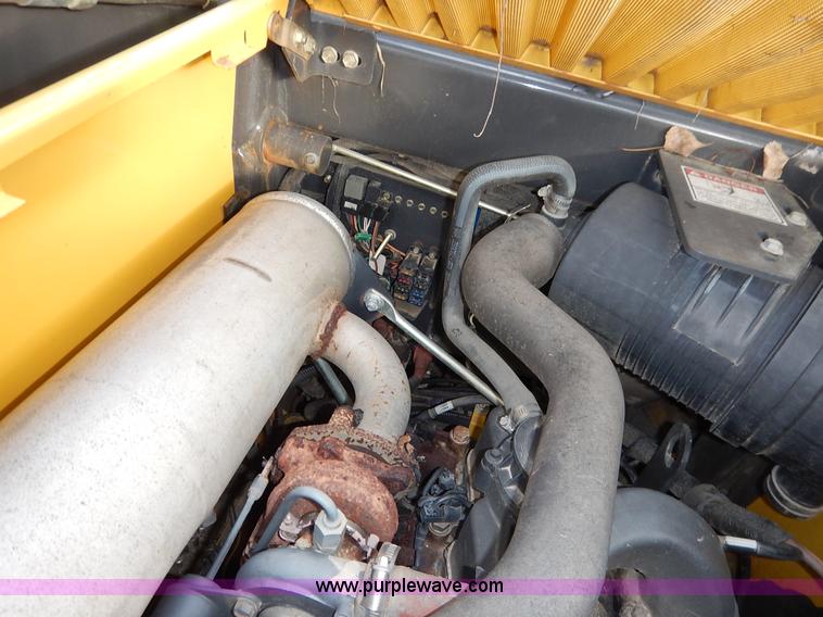 image for item J6376 2007 New Holland C185 skid steer