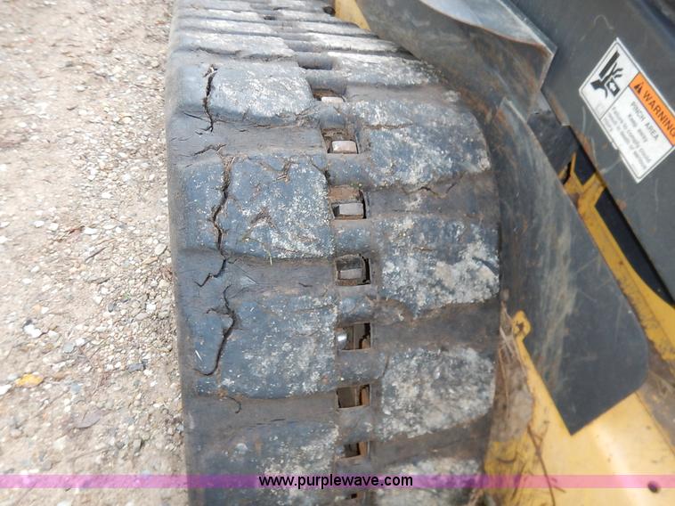 image for item J6376 2007 New Holland C185 skid steer