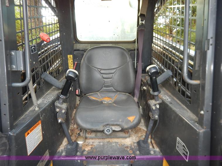 image for item J6376 2007 New Holland C185 skid steer