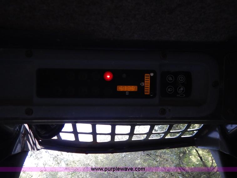 image for item J6376 2007 New Holland C185 skid steer