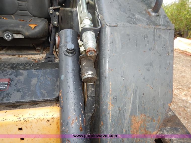 image for item J6376 2007 New Holland C185 skid steer