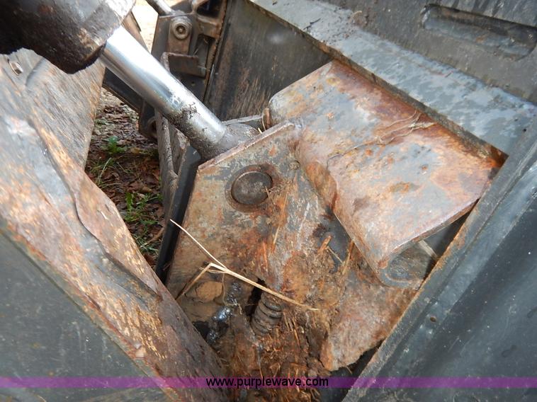 image for item J6376 2007 New Holland C185 skid steer