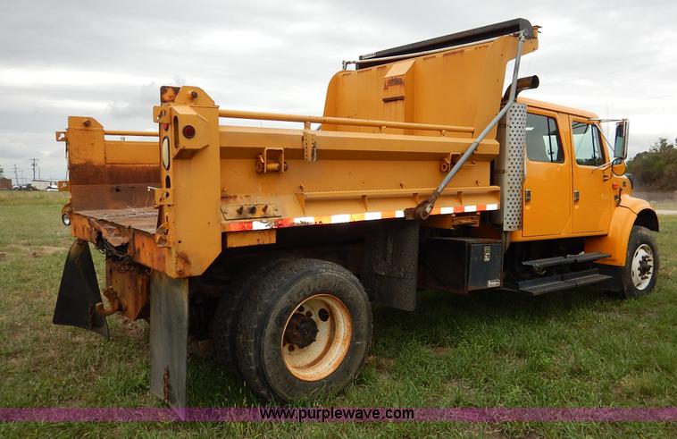 image for item J6377 2002 International 4900 Crew Cab dump truck